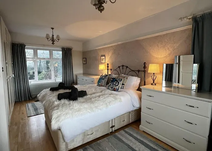 West Cross Mumbles Seaside Escape - 5 Bed House