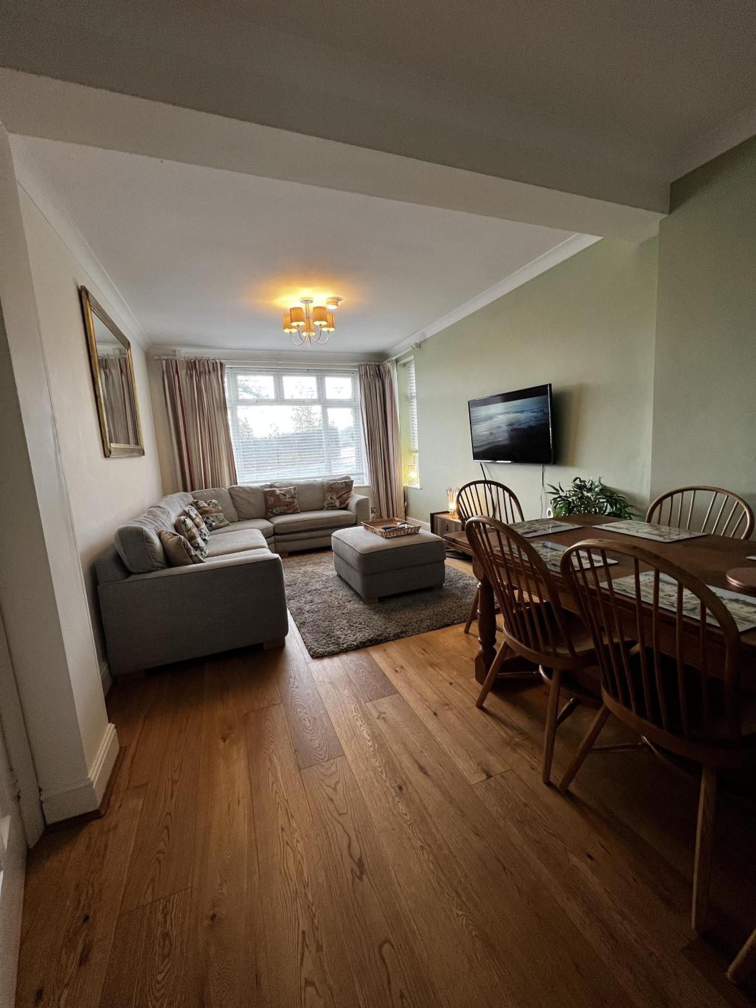 West Cross Mumbles Seaside Escape - 5 Bed House