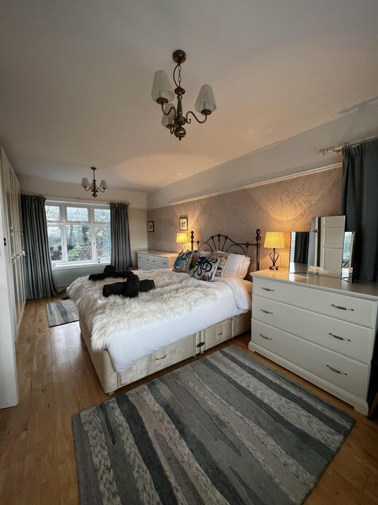 West Cross Mumbles Seaside Escape - 5 Bed House Holiday home *