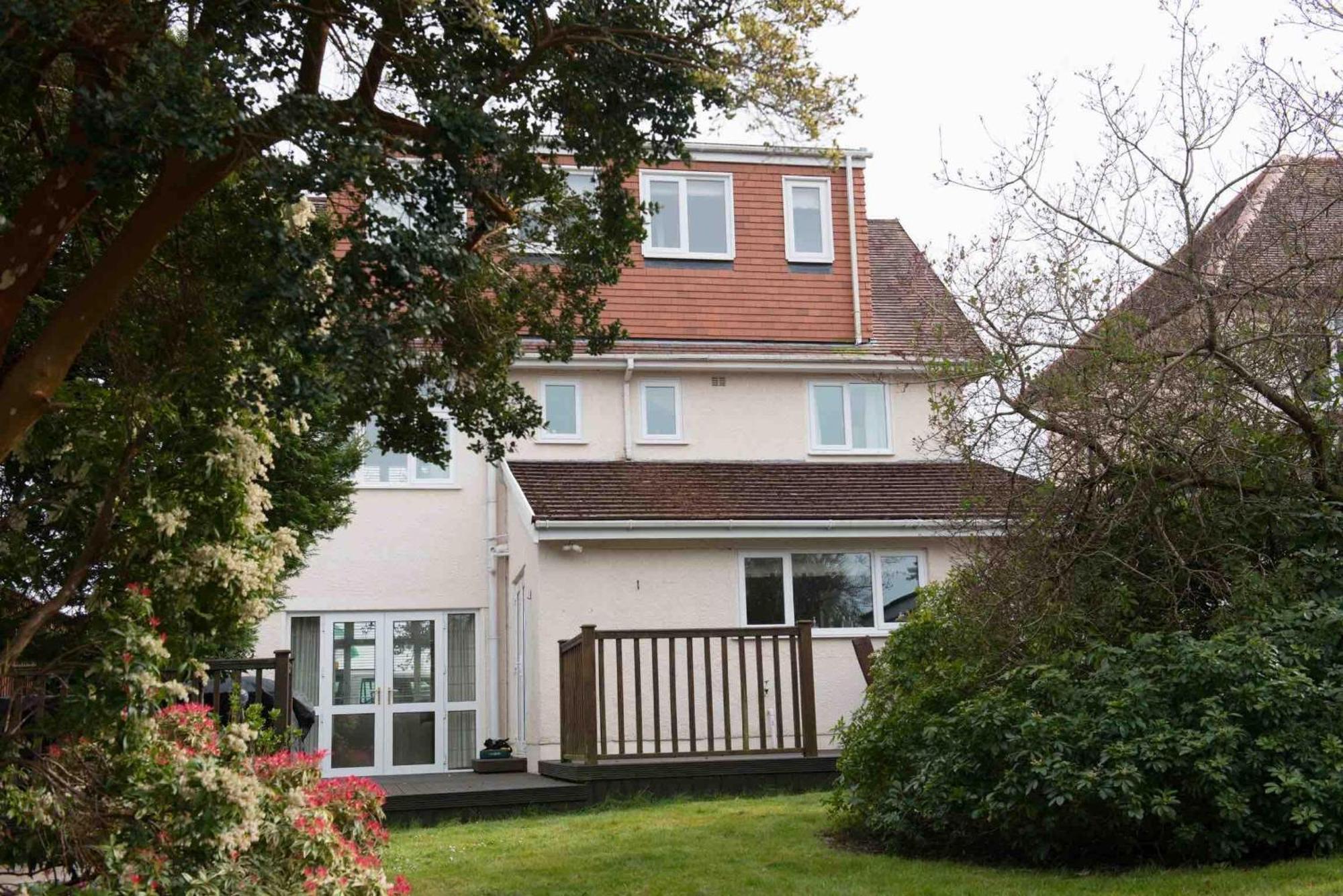 West Cross Mumbles Seaside Escape - 5 Bed House *