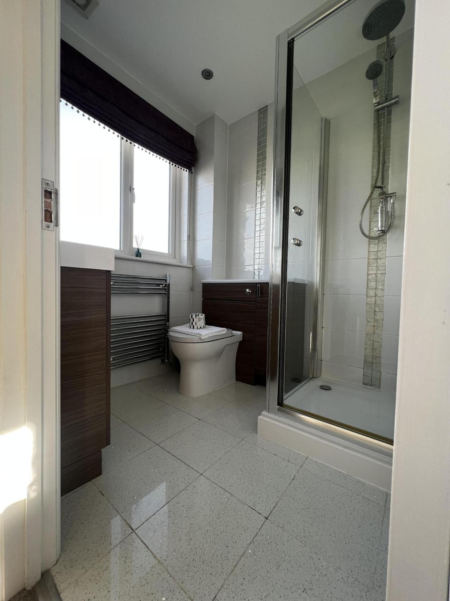 West Cross Mumbles Seaside Escape - 5 Bed House Holiday home
