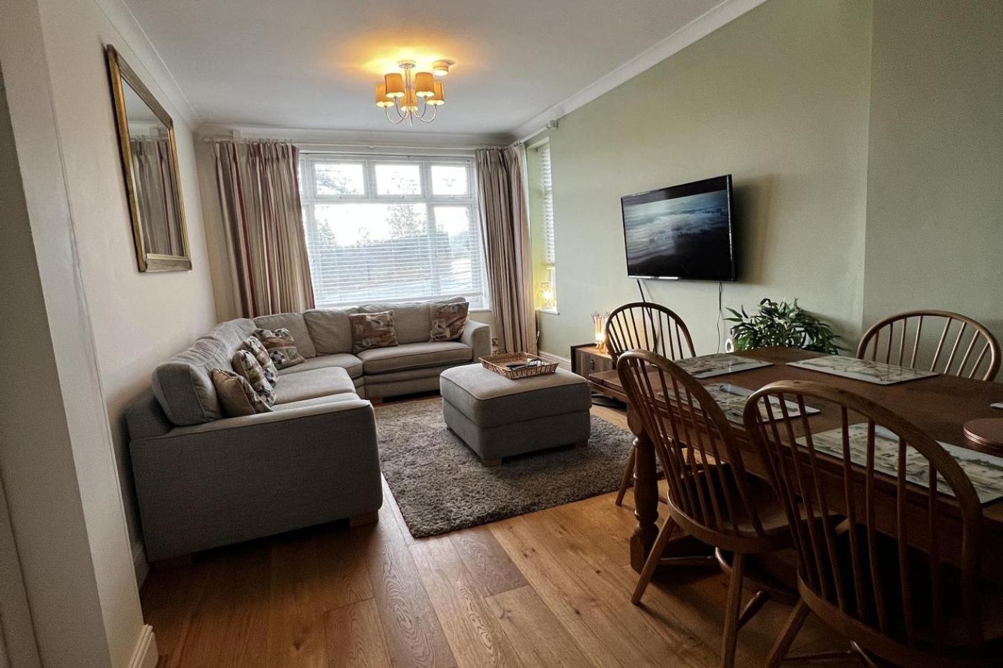 West Cross Mumbles Seaside Escape - 5 Bed House Swansea