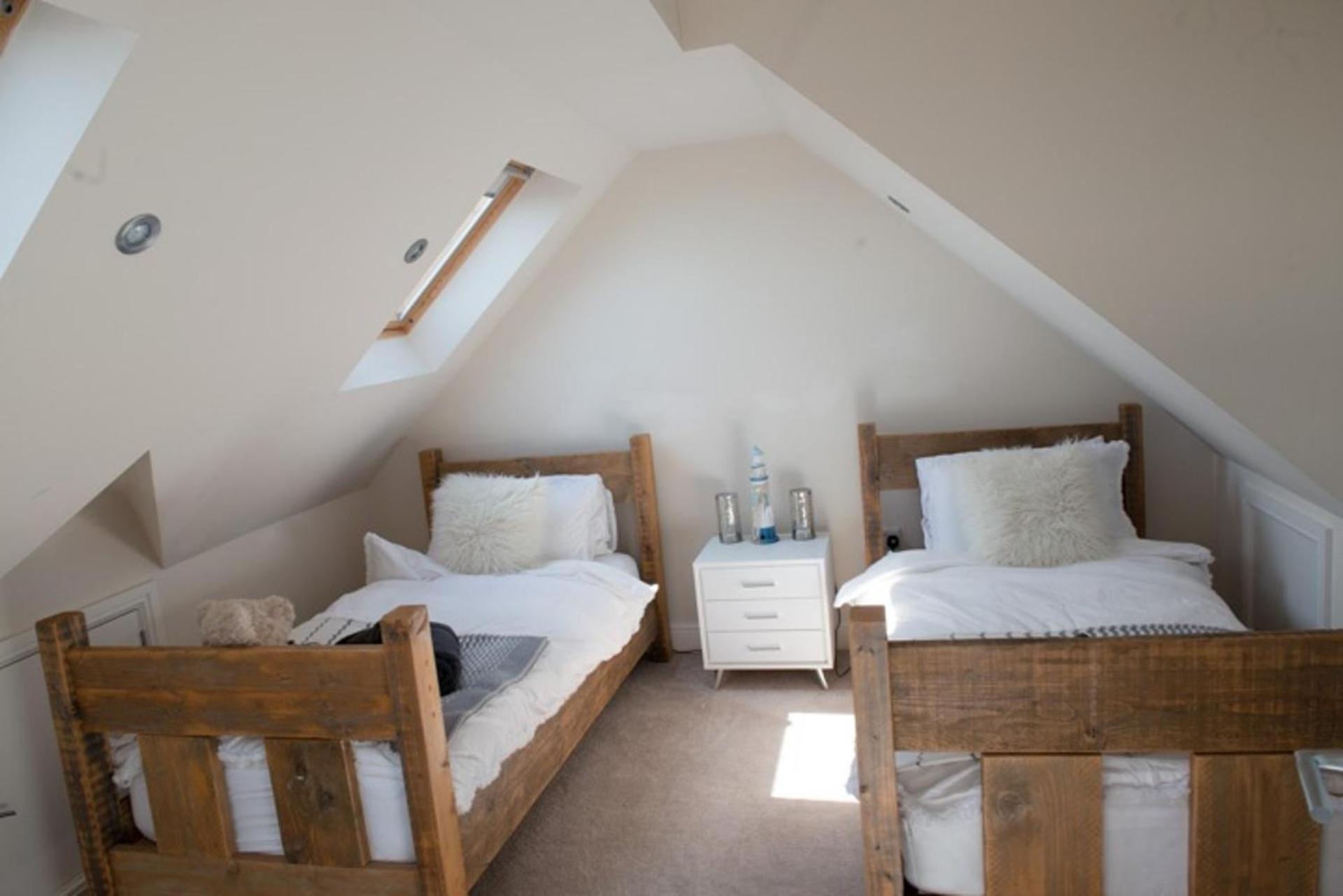 West Cross Mumbles Seaside Escape - 5 Bed House *